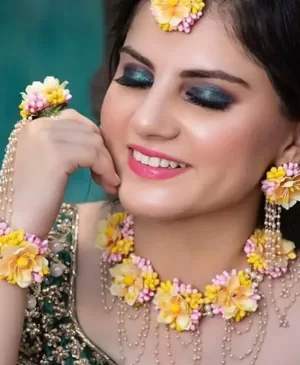 Mehndi Flowers Jewellery in Pakistan - TheFlowersDelivery.com