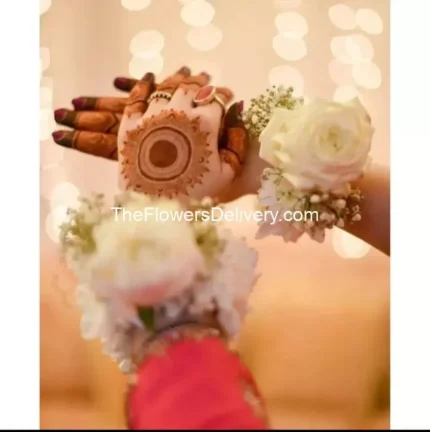 White Flowers Gajras Delivery Pakistan - TheFlowersDelivery.com