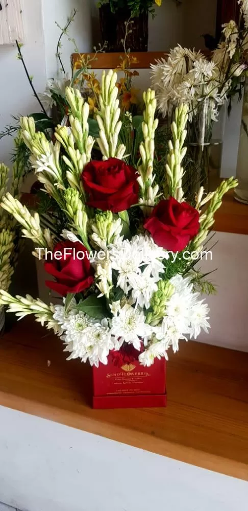 Passion's Embrace Flower Box Faisalabad - TheFlowersDelivery.com