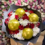 Best Red and White Harmony Bundle Flowers Online in Pakistan