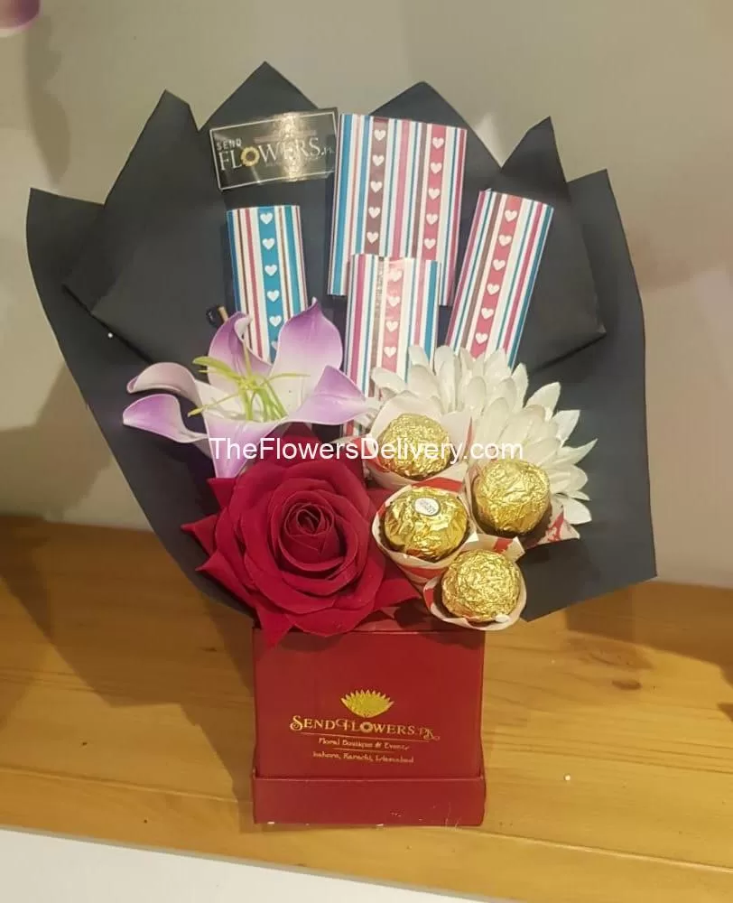 Anniversary Gift Box Rawalpindi - TheFlowersDelivery.com