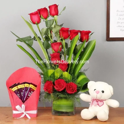 Send Flowers and Gifts to Faisalabad - TheFlowersDelivery.com