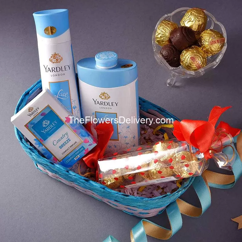 Gifts for Her in Pakistan - TheFlowersDelivery.com