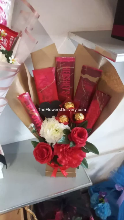 Valentine's Day Gift Pakistan - TheFlowersDelivery.com
