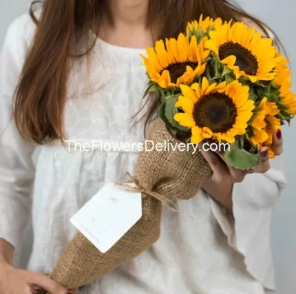 Fresh Flowers Delivery Islamabad - TheFlowersDelivery.com