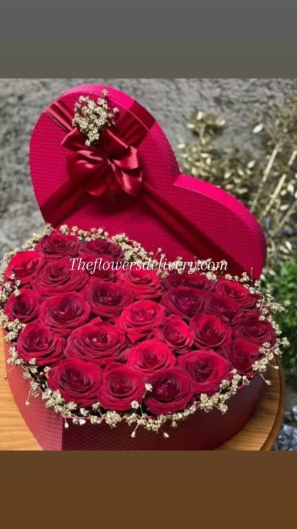 Valentine Flower Box Lahore - TheFlowersDelivery.com