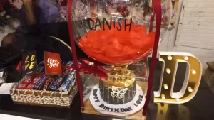 Gift Deals for her Lahore - TheFlowersDelivery.com