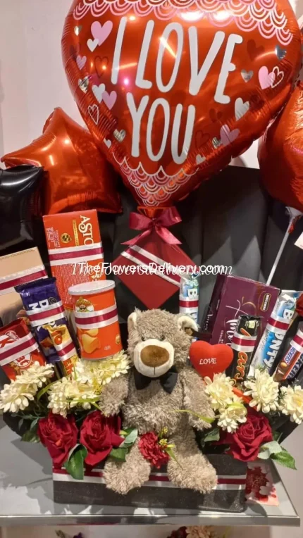 Gifts Delivery to Lahore - TheFlowersDelivery.com
