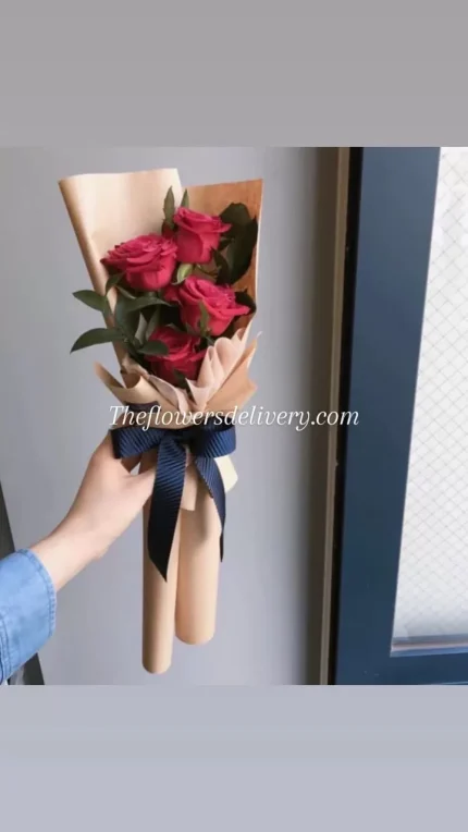 Valentine's Day Flower Bouquet Karachi - TheFlowersDelivery.com