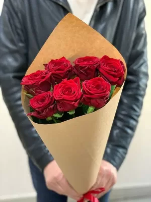 Send Valentine’s Day Flowers Pakistan - TheFlowersDelivery.com