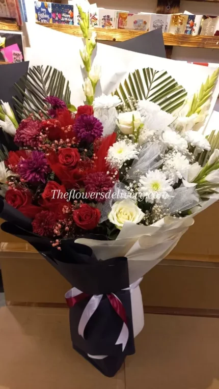 Flower Bouquet for Valentine Lahore - TheFlowersDelivery.com