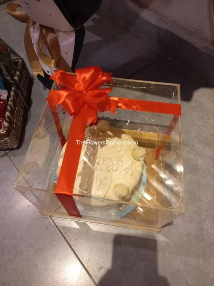 Valentine's Day Box Cake Lahore - Theflowersdelivery.com