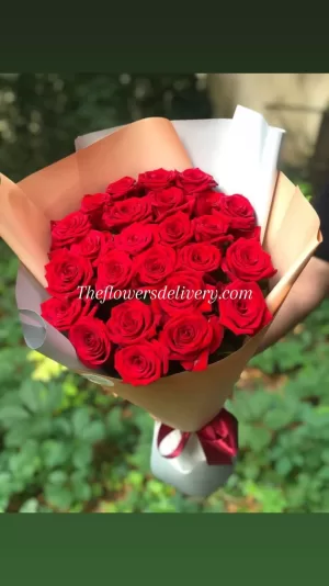 Flowers for Valentine in Karachi - TheFlowersDelivery.com