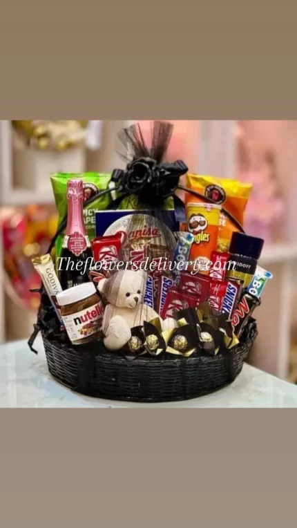 Chocolate Gift Baskets Karachi - TheFlowersDelivery.com