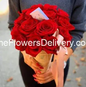Best Anniversary Flowers in Pakistan - TheFlowersDelivery.com