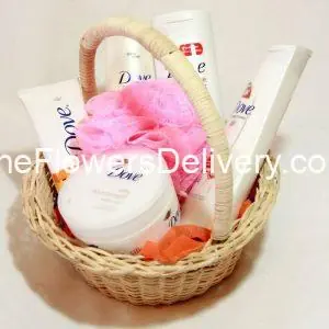 Baskets for Mother's Day Pakistan - TheFlowersDelivery.com