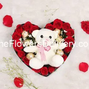 Anniversary Gift Box Pakistan - TheFlowersDelivery.com