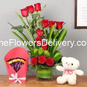 Send Flowers and Gifts to Faisalabad - TheFlowersDelivery.com