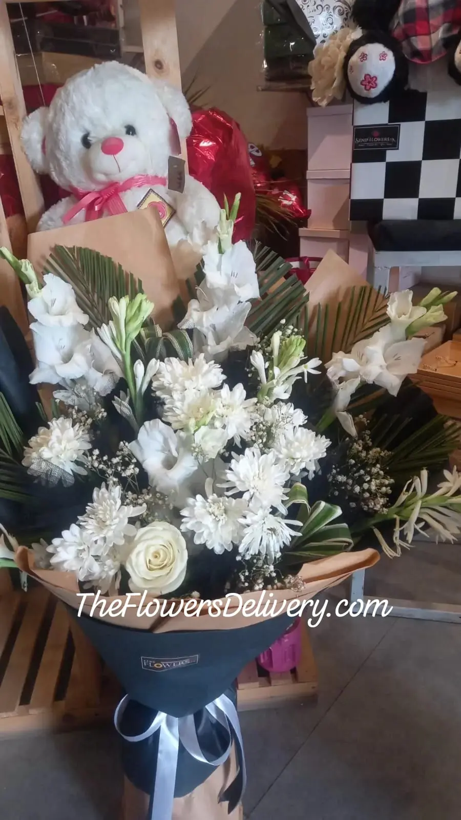 White Flowers Lahore - TheFlowersDelivery.com