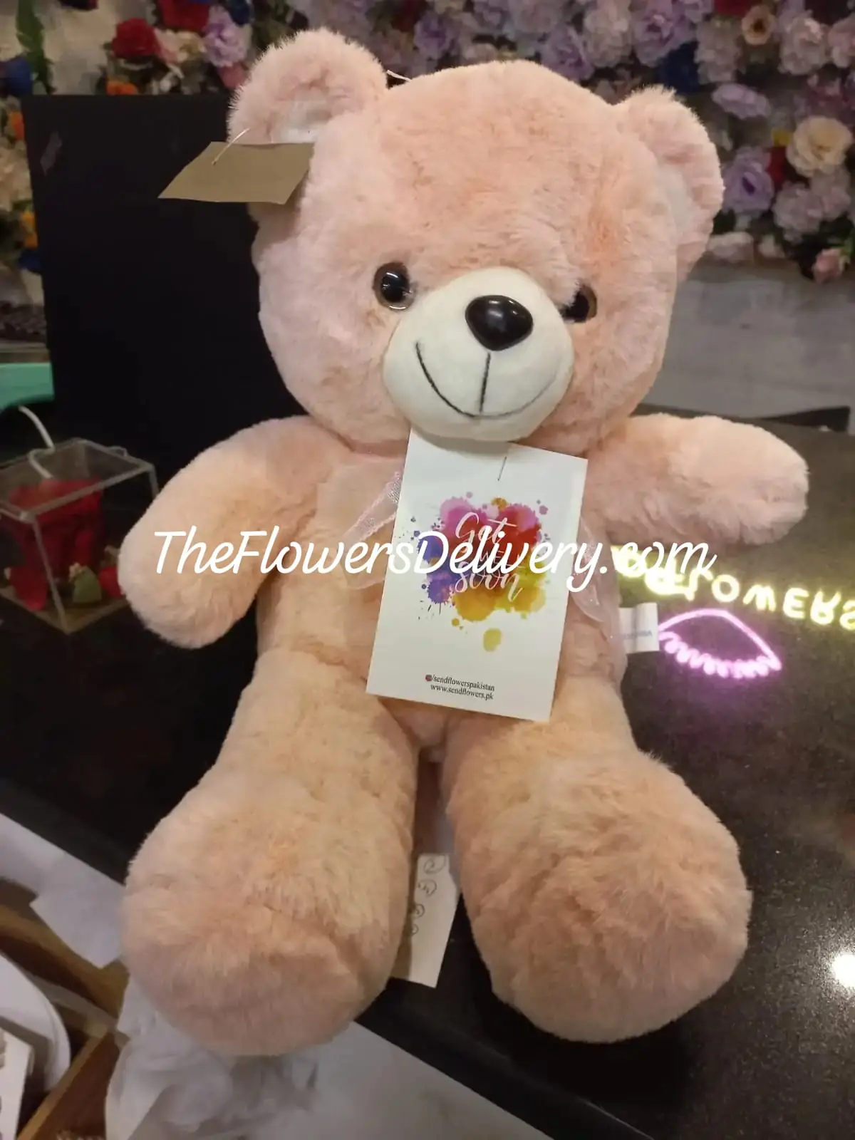 Send Gifts to Lahore - TheFlowersDelivery.com