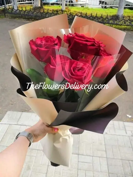Red Rose Flower Delivery Pakistan - TheFlowersDelivery.com