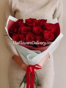 Midnight Flower Delivery Lahore - TheFlowersDelivery.com