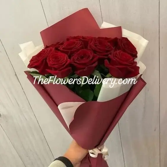 Valentine's Day Roses Delivery Lahore - TheFlowersDelivery.com