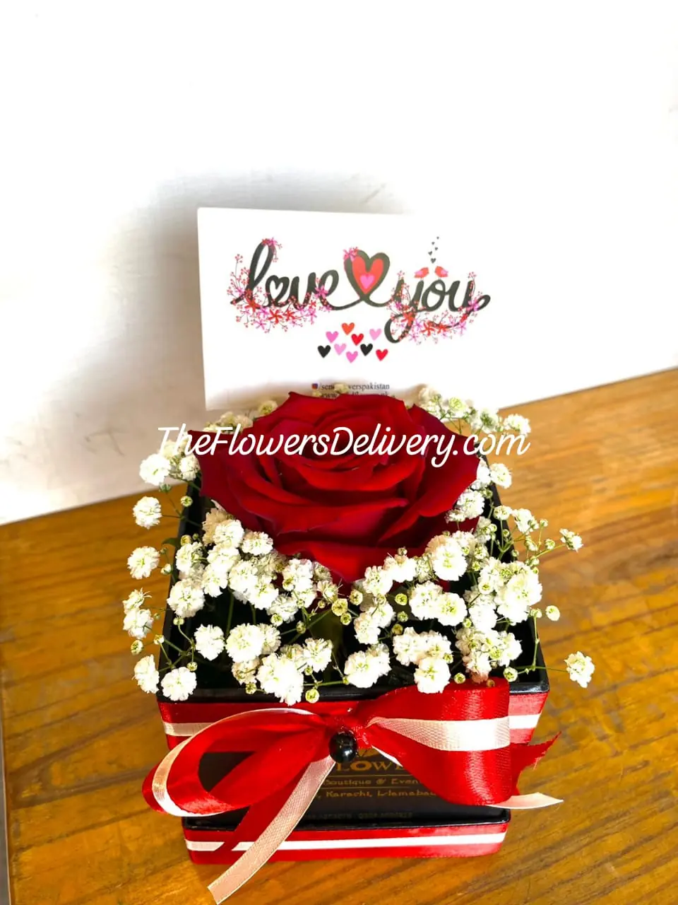 Flower Gifts for her Lahore - TheFlowersDelivery.com