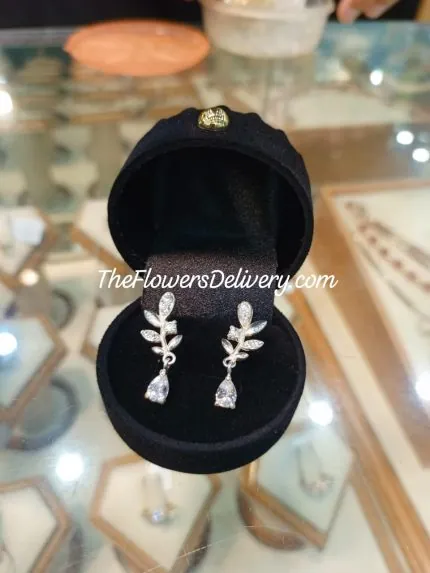 Send a Gift to Wife Lahore - TheFlowersDelivery.com