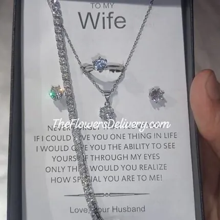 Gifts for Wife Lahore - TheFlowersDelivery.com