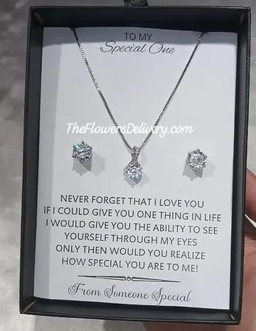 Send Jewellery Gift to Islamabad - TheFlowersDelivery.com