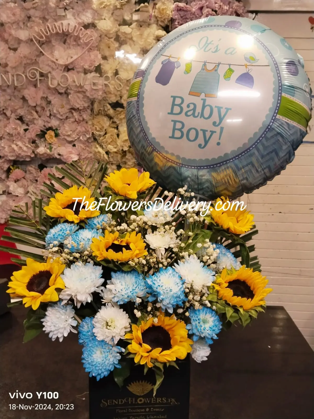 Baby Boy Flowers and Balloons Pakistan - TheFlowersDelivery.com