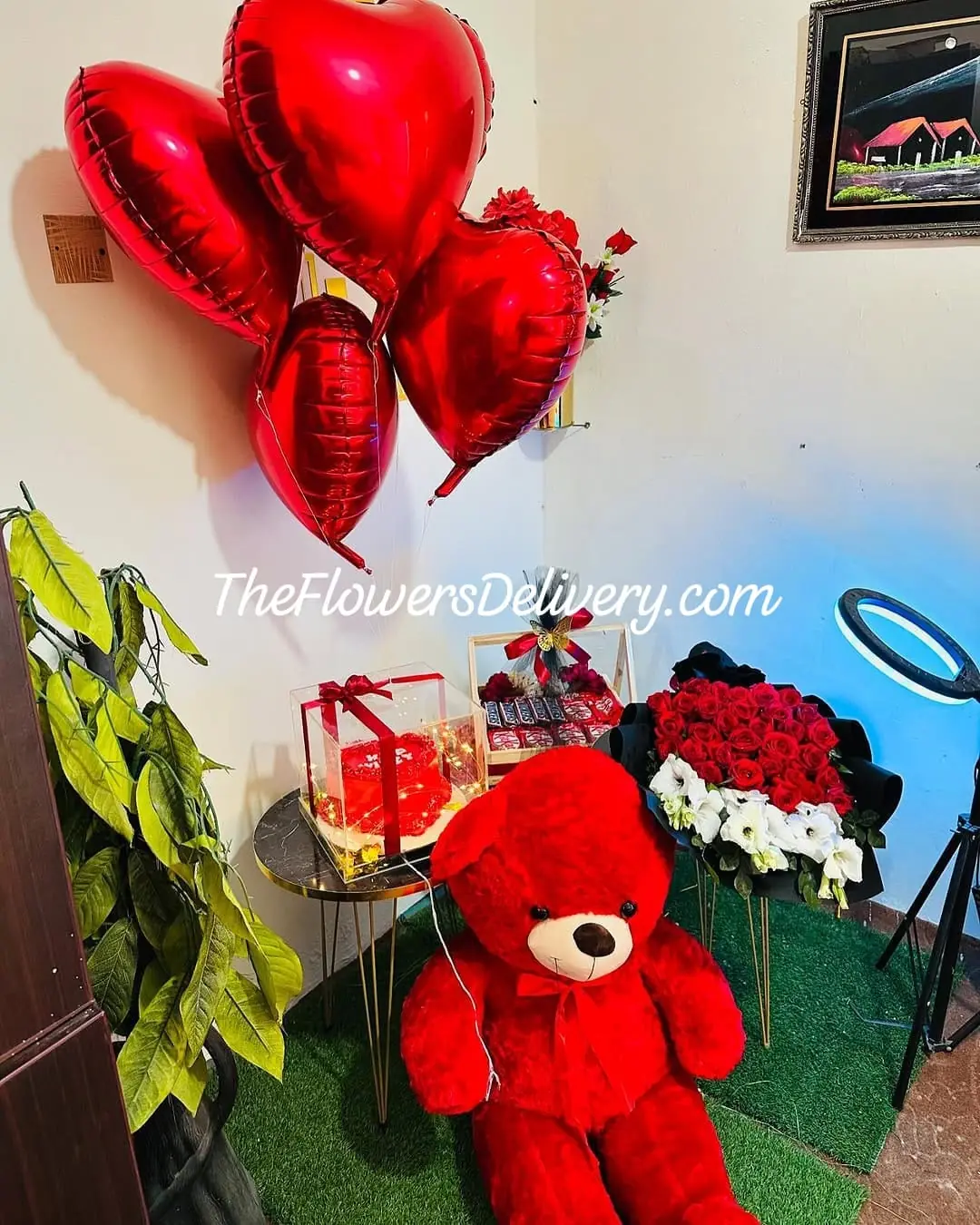 Valentine Gifts Lahore - TheFlowersDelivery.com