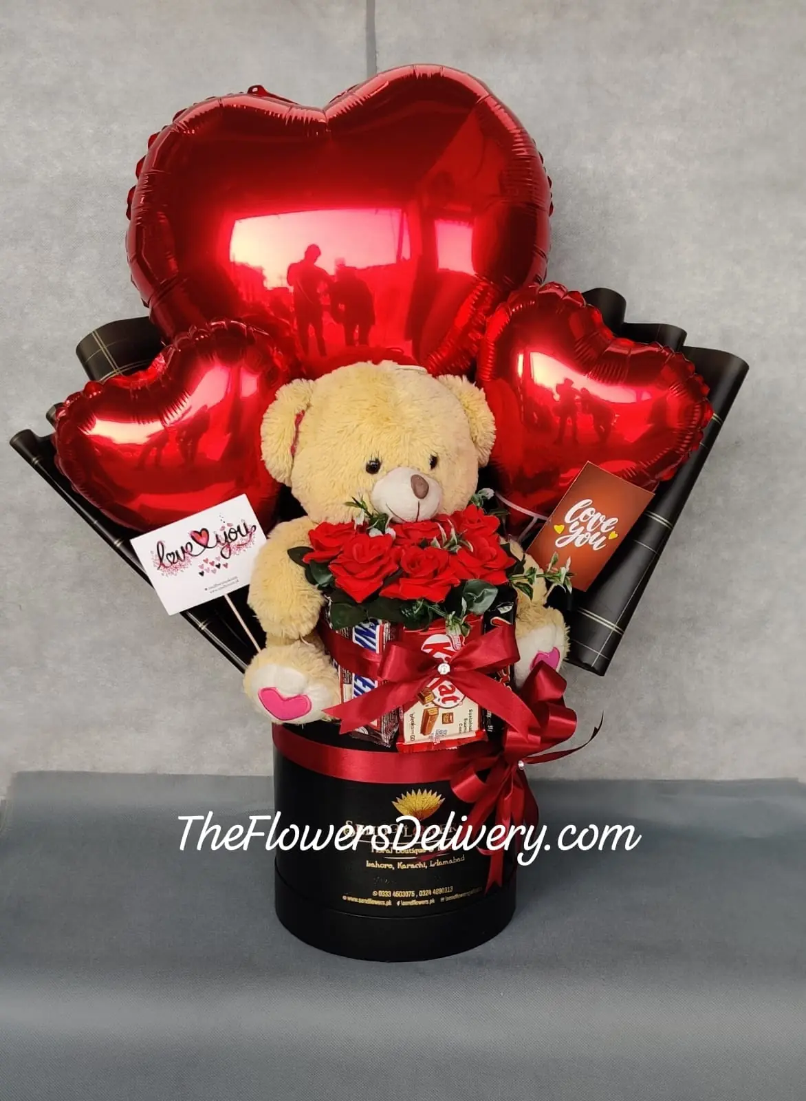 Valentine's Day Gift Box Lahore - TheFlowersDelivery.com