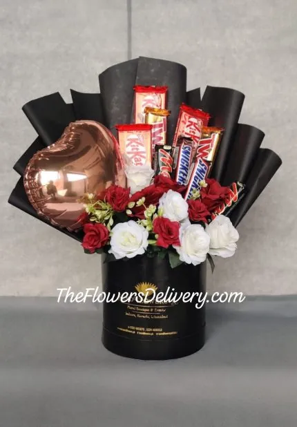 Valentine's Day Flowers Box Lahore - TheFlowersDelivery.com
