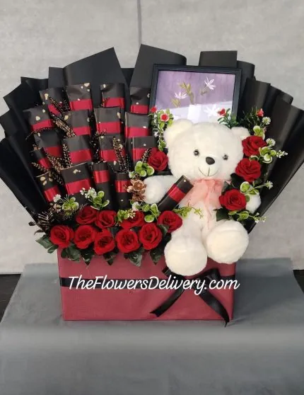 Valentine Gifts Box Lahore - TheFlowersDelivery.com