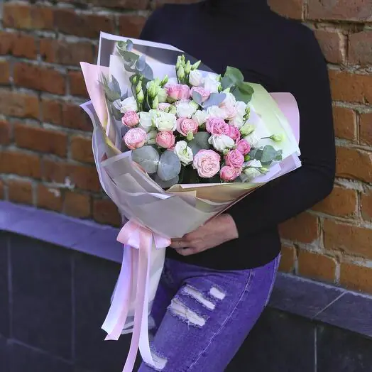 cheap flowers delivery service in Lahore