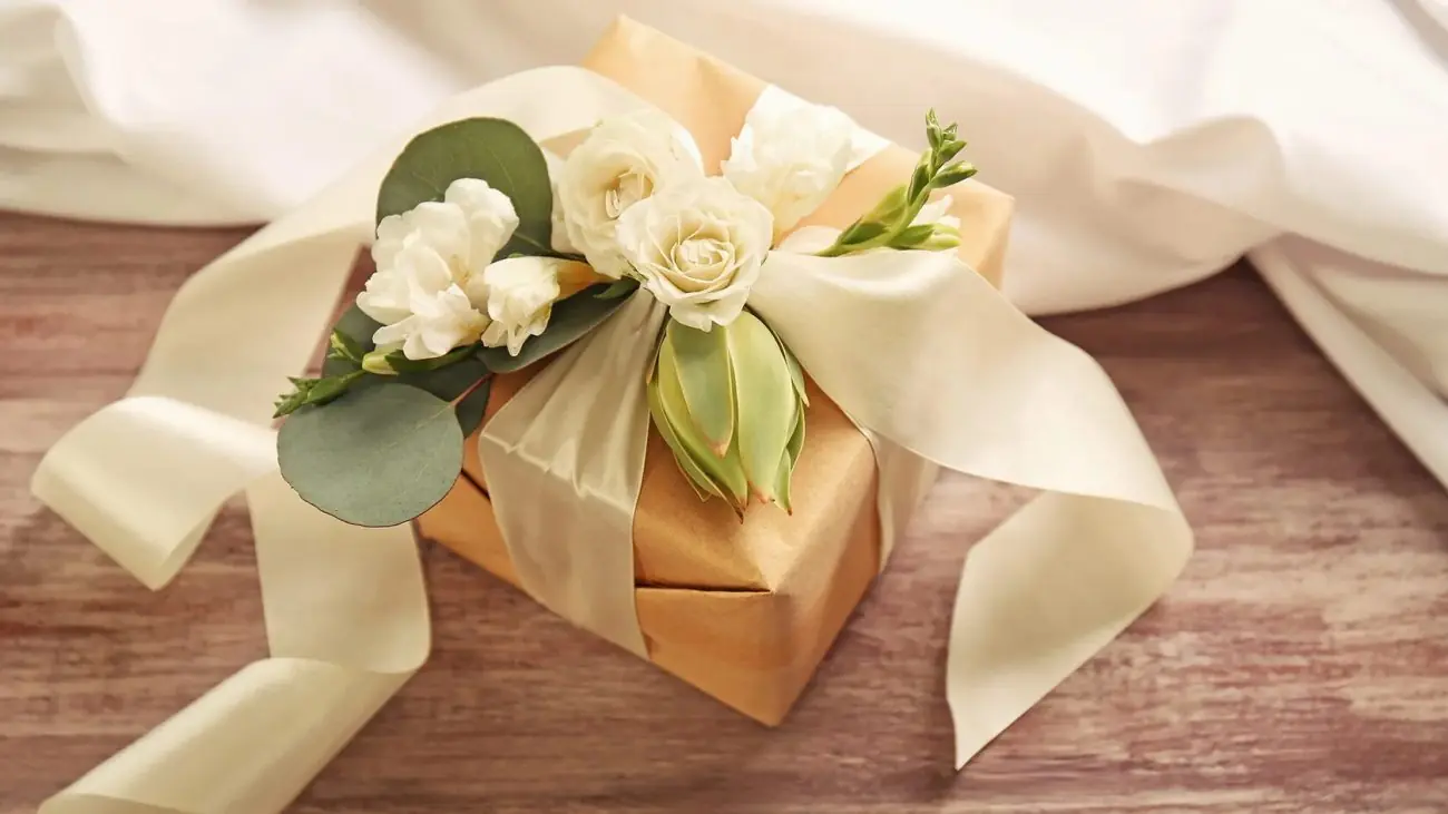 last-minute wedding gifts - The Flowers Delivery Pakistan