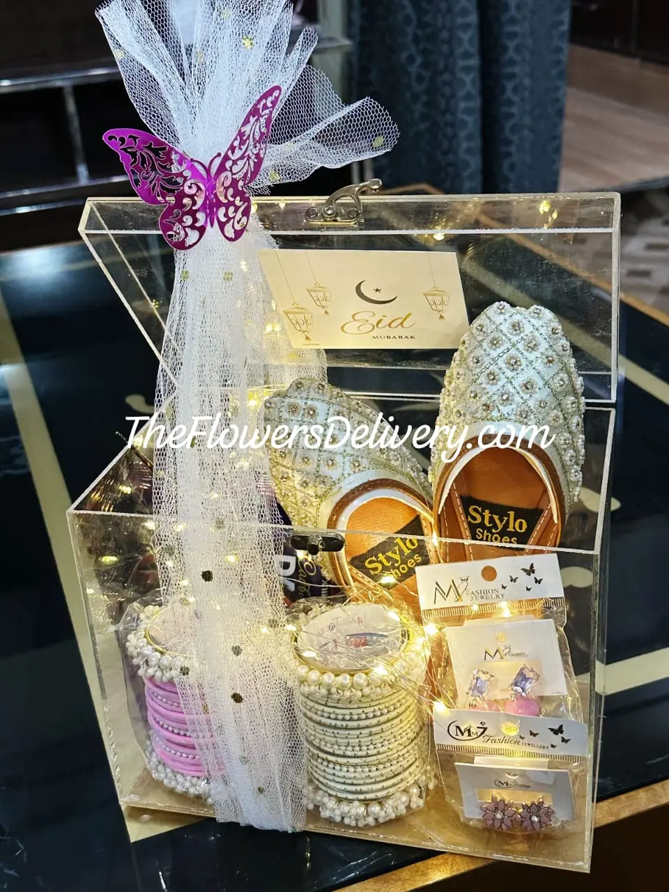 Send Eid gifts to Karachi from UK - TheFlowersDelivery.com