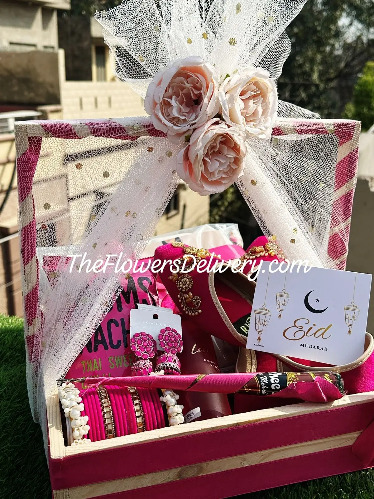Eid Gifts for Women Lahore - TheFlowersDelivery.com