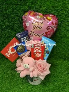 Mug and Flowers for Mom Lahore - TheFlowersDelivery.com