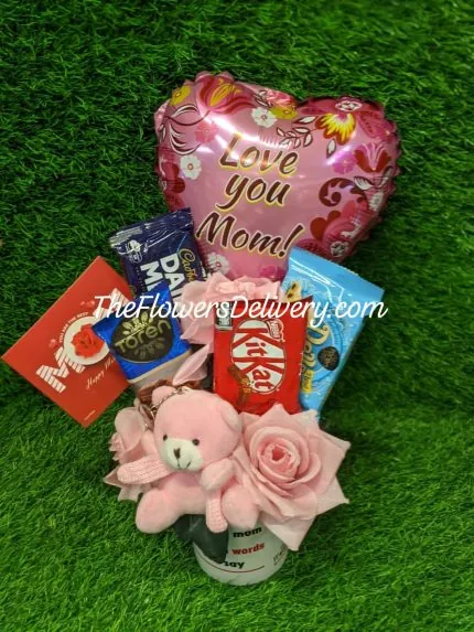 Mug and Flowers for Mom Lahore - TheFlowersDelivery.com
