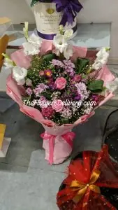 Mother's Day Flowers Bouquet Karachi - TheFlowersDelivery.com