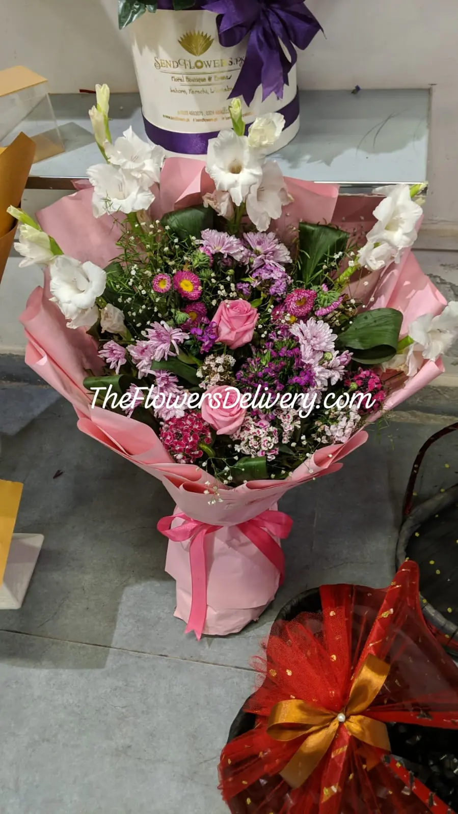 Mother's Day Flowers Bouquet Karachi - TheFlowersDelivery.com