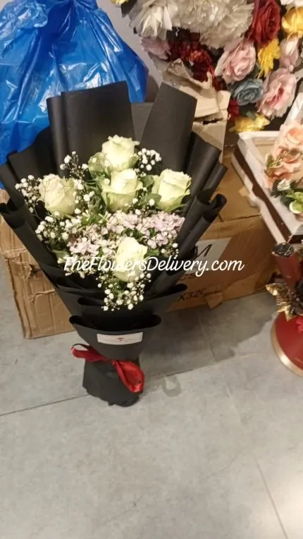 White Roses Bouquet Pakistan - TheFlowersDelivery.com