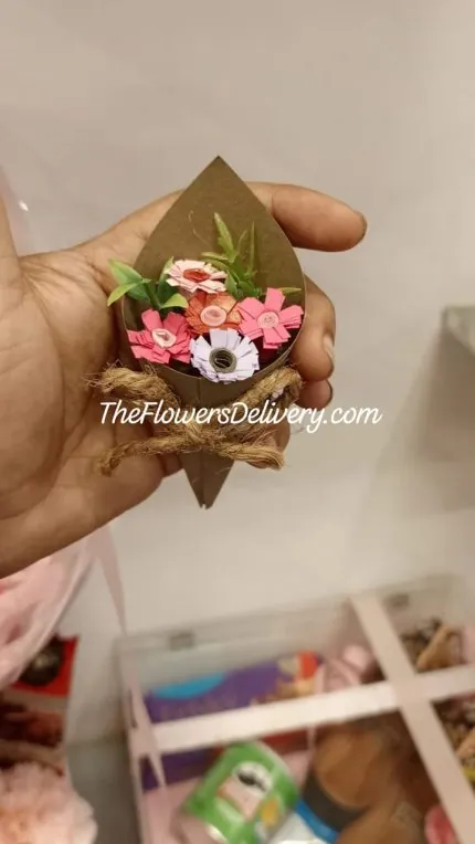 Mini Flower Bouquet Lahore - TheFlowersDelivery.com