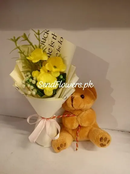 Bouquet and Teddy Lahore - TheFlowersDelivery.com
