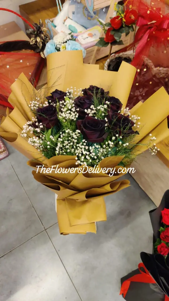 Black Roses Bouquet Delivery Lahore - TheFlowersDelivery.com