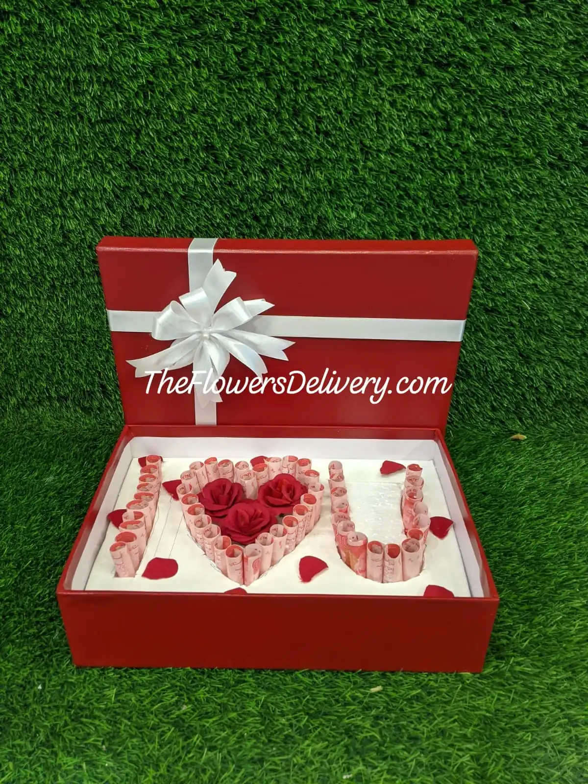 I Love You Money Gift Box Lahore - TheFlowersDelivery.com