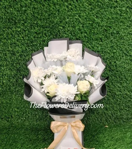 White Imported Flowers Lahore - TheFlowersDelivery.com
